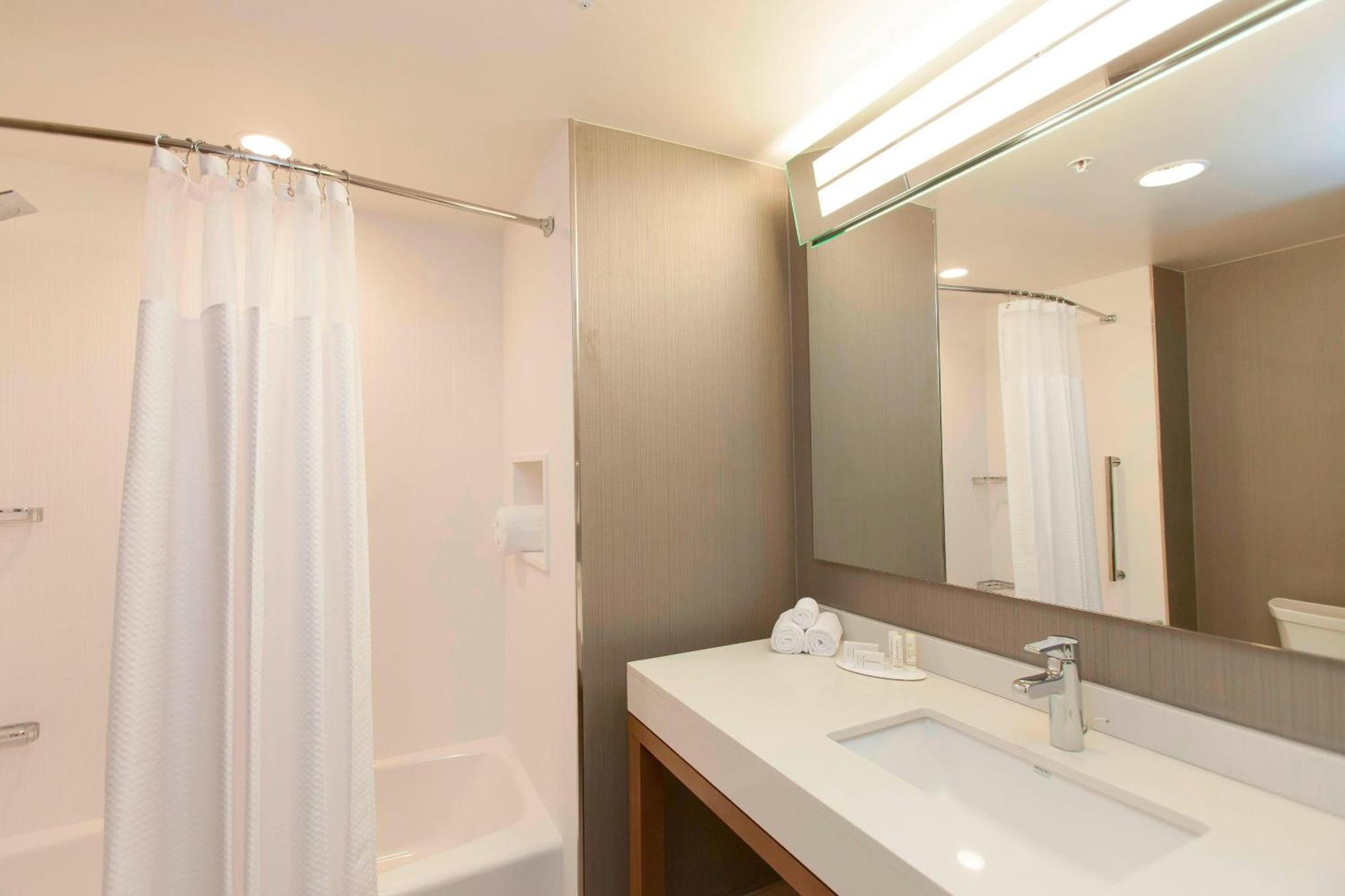 Courtyard By Marriott Houston City Place Spring Εξωτερικό φωτογραφία